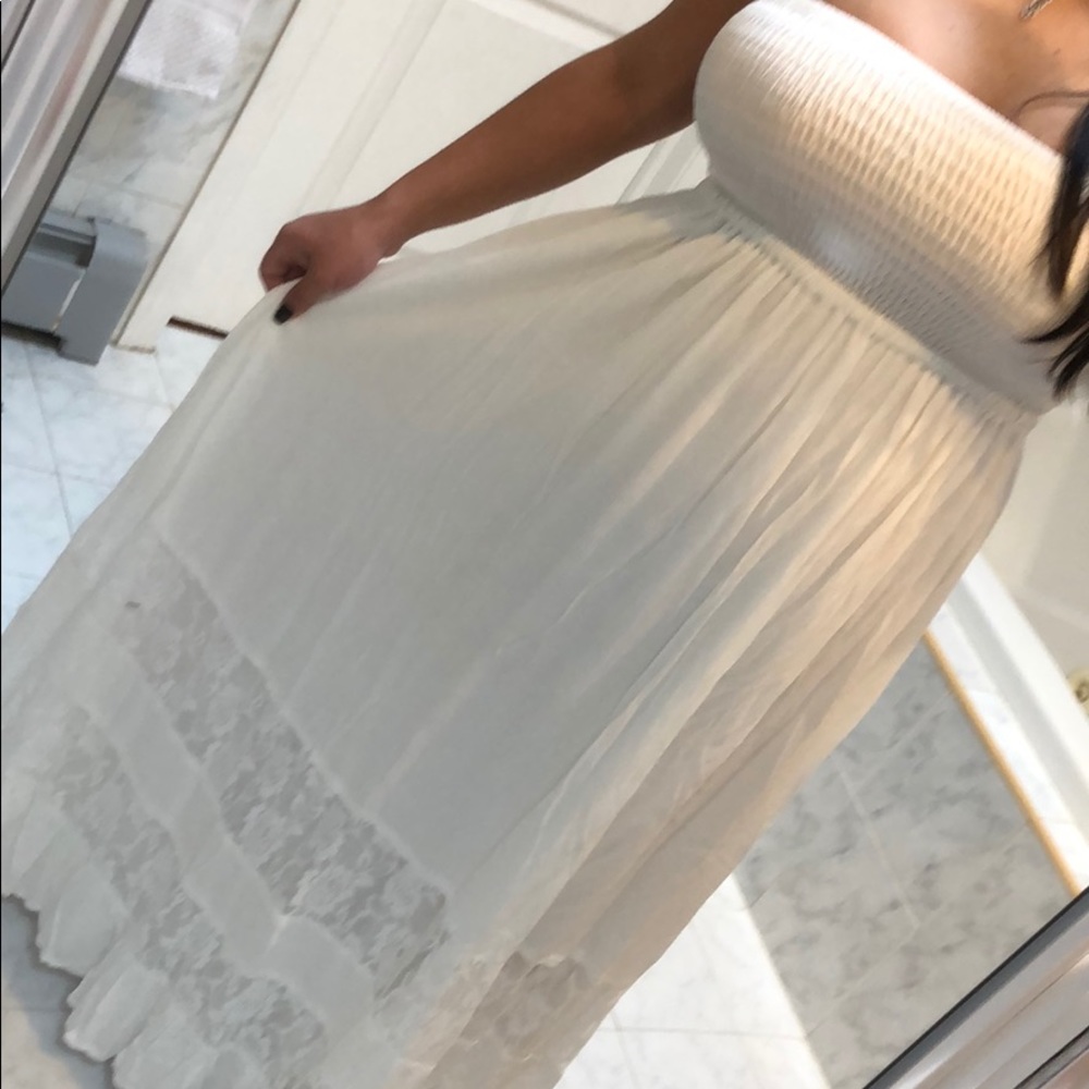 WHITE STRAPLESS SMOCKED FLORAL LACE BOHO DRESS - Picture 8 of 8